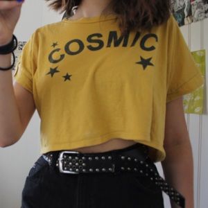 LA hearts yellow cropped ‘cosmic’ shirt 🌟🌙
